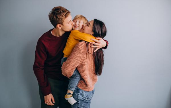 De Dos A Tres: Navegando Las Aguas De La Paternidad